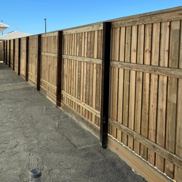 Pine Rail CCA H3 - 100x38 Arrissed